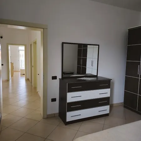 Rino's 3 Szkodra
